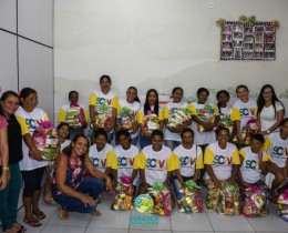 Imagem 3 do post Secretaria de Assistência Social realiza a entrega de fardamento e cestas nutricionais para o ‘Grupo Mulheres que Sonham’