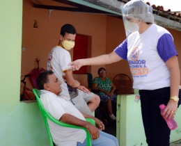 Imagem 13 do post Prefeitura intensifica combate ao Coronavírus com busca ativa de pacientes com síndromes gripais e distribuição de kits de higiene no Povoado Candunda.