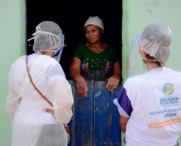 Imagem 11 do post Prefeitura intensifica combate ao Coronavírus com busca ativa de pacientes com síndromes gripais e distribuição de kits de higiene no Povoado Candunda.