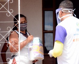 Imagem 4 do post Prefeitura intensifica combate ao Coronavírus com busca ativa de pacientes com síndromes gripais e distribuição de kits de higiene no Povoado Candunda.