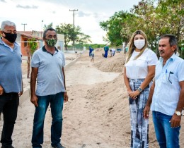 Imagem 3 do post Prefeitura de Senador Rui Realiza obras de pavimentação em paralelepípedo no Povoado Umbuzeiro Doce
