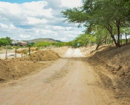 Imagem 13 do post Prefeitura de Senador Rui Palmeira realiza manutenção e recuperação de estradas vicinais