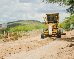 Imagem 2 do post Prefeitura de Senador Rui Palmeira realiza manutenção e recuperação de estradas vicinais