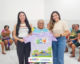 Imagem 5 do post Gestão municipal realiza entrega das camisas para o Grupo de Idoso do Serviço de Convivência e Fortalecimento de Vínculos - SCFV.