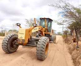 Imagem 2 do post Secretaria de Obras realiza manutenção de estradas vicinais do município