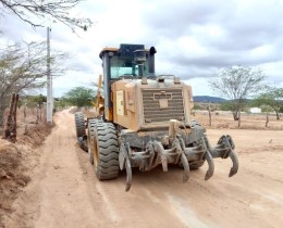 Imagem 1 do post Secretaria de Obras realiza manutenção de estradas vicinais do município