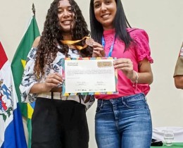 Imagem 1 do post Aluna rui-palmeirense recebe premiação da Olímpia Brasileira de Matemática das escolas públicas (OBMEP).