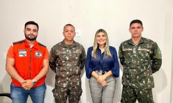 Prefeita Jeane Moura, Defesa civil municipal e representantes do Exército...