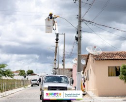 Imagem 4 do post Gestão Municipal realiza manutenção da iluminação pública em toda a cidade e povoados.
